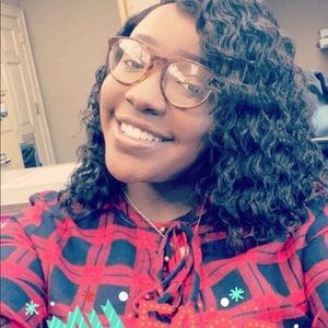 Meet your Posher, Katelyn